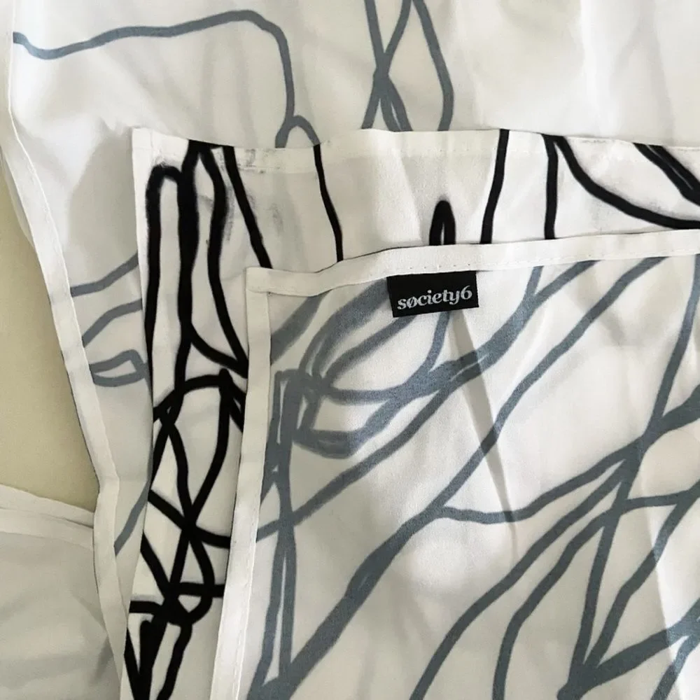 Minimalist Black & White Line Art Wall Tapestry - Abstract Kiss